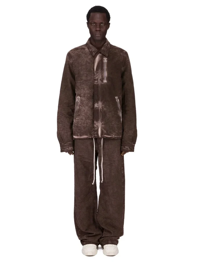 DRKSHDW FW25 CONCORDIANS CONCEALED ZIPFRONT JKT IN DRKDUST GEBORSTELD KATOEN. DU02E7775BMO-78 DRKSHDW FW25 CONCORDIANS CONCEALED ZIPFRONT JKT IN DRKDUST GEBORSTELD KATOEN. DU02E7775BMO-78