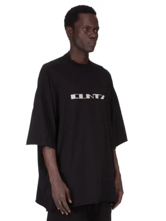 DRKSHDW FW25 CONCORDIANS TOMMY T IN ZWART/PAREL MEDIUM GEWICHT KATOENEN JERSEY DU02E7259RNEP2-0908 DRKSHDW FW25 CONCORDIANS TOMMY T IN ZWART/PAREL MEDIUM GEWICHT KATOENEN JERSEY DU02E7259RNEP2-0908