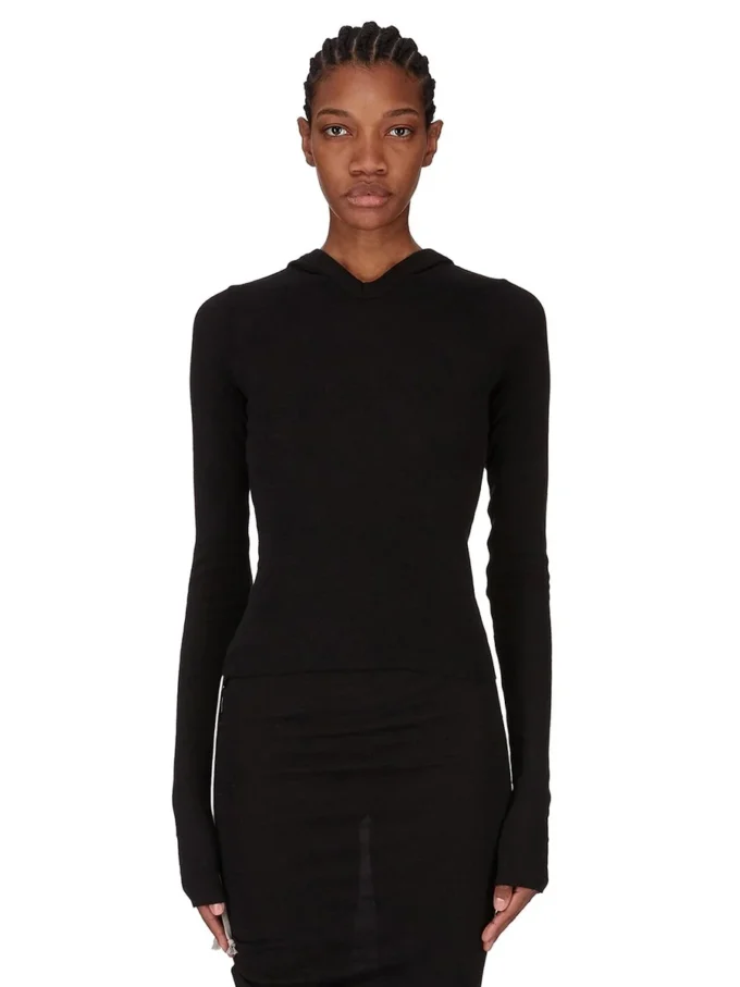 RICK OWENS FW25 CONCORDIANS CROPPED HOODED RIB LS T IN ZWARTE RAININO RIB JERSEY. RP02E4210RJR-09 RICK OWENS FW25 CONCORDIANS CROPPED HOODED RIB LS T IN ZWARTE RAININO RIB JERSEY. RP02E4210RJR-09