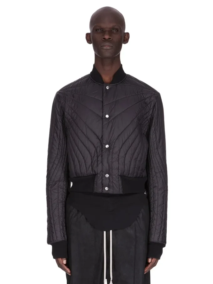 RICK OWENS FW25 CONCORDIANS GEWATTEERD VLUCHTJAS IN ZWART LICHT NYLON RU02E1727NPT1-09 RICK OWENS FW25 CONCORDIANS GEWATTEERD VLUCHTJAS IN ZWART LICHT NYLON RU02E1727NPT1-09