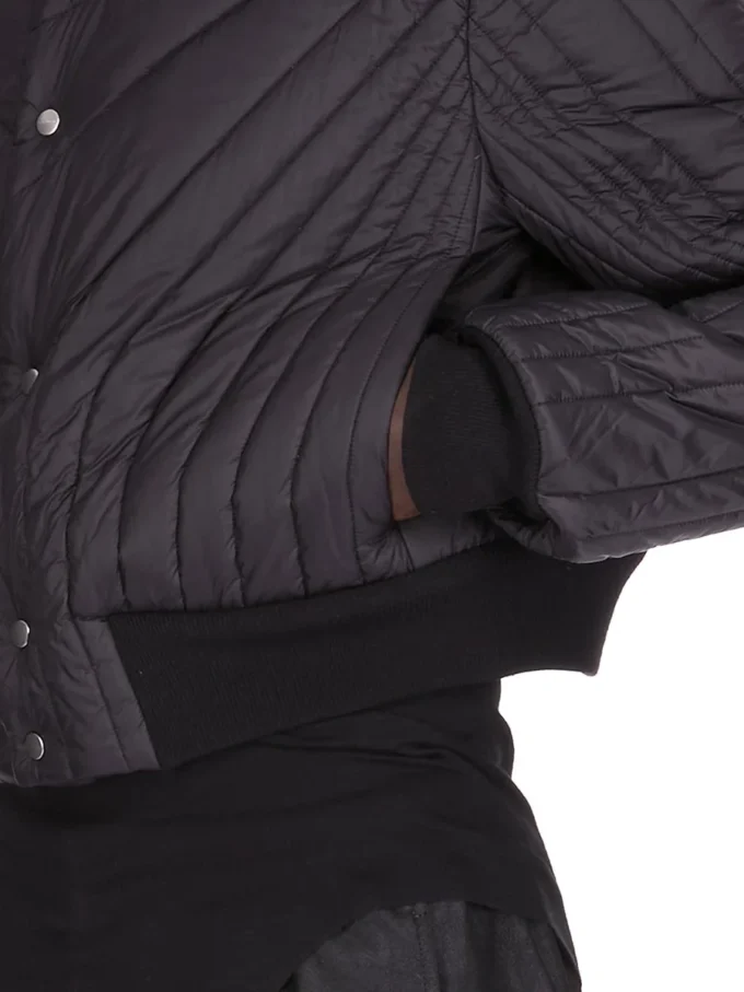 RICK OWENS FW25 CONCORDIANS GEWATTEERD VLUCHTJAS IN ZWART LICHT NYLON RU02E1727NPT1-09 RICK OWENS FW25 CONCORDIANS GEWATTEERD VLUCHTJAS IN ZWART LICHT NYLON RU02E1727NPT1-09